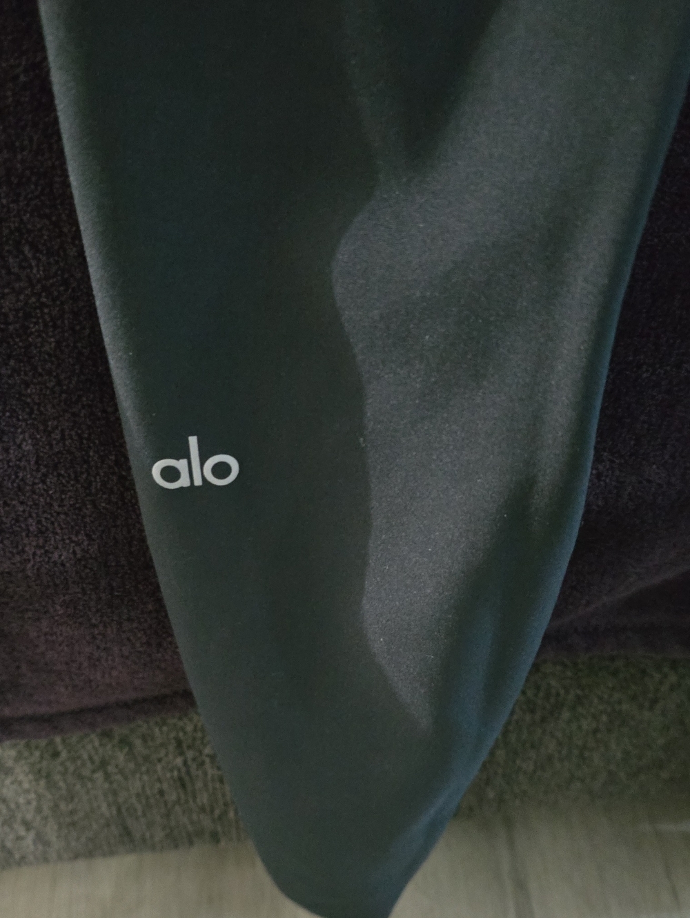 ALO Yoga Airlift Suit Up Set - Picture 8 of 10